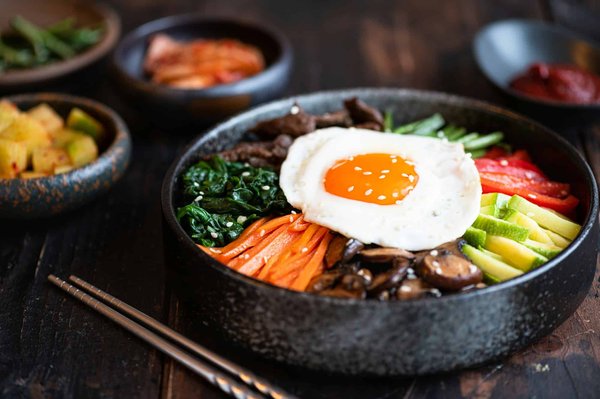 How to Make Authentic Korean Bibimbap with Gochujang Sauce?